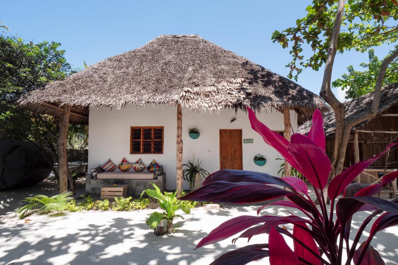 Bahari Beach Bungalows Джамбіані Екстер'єр фото