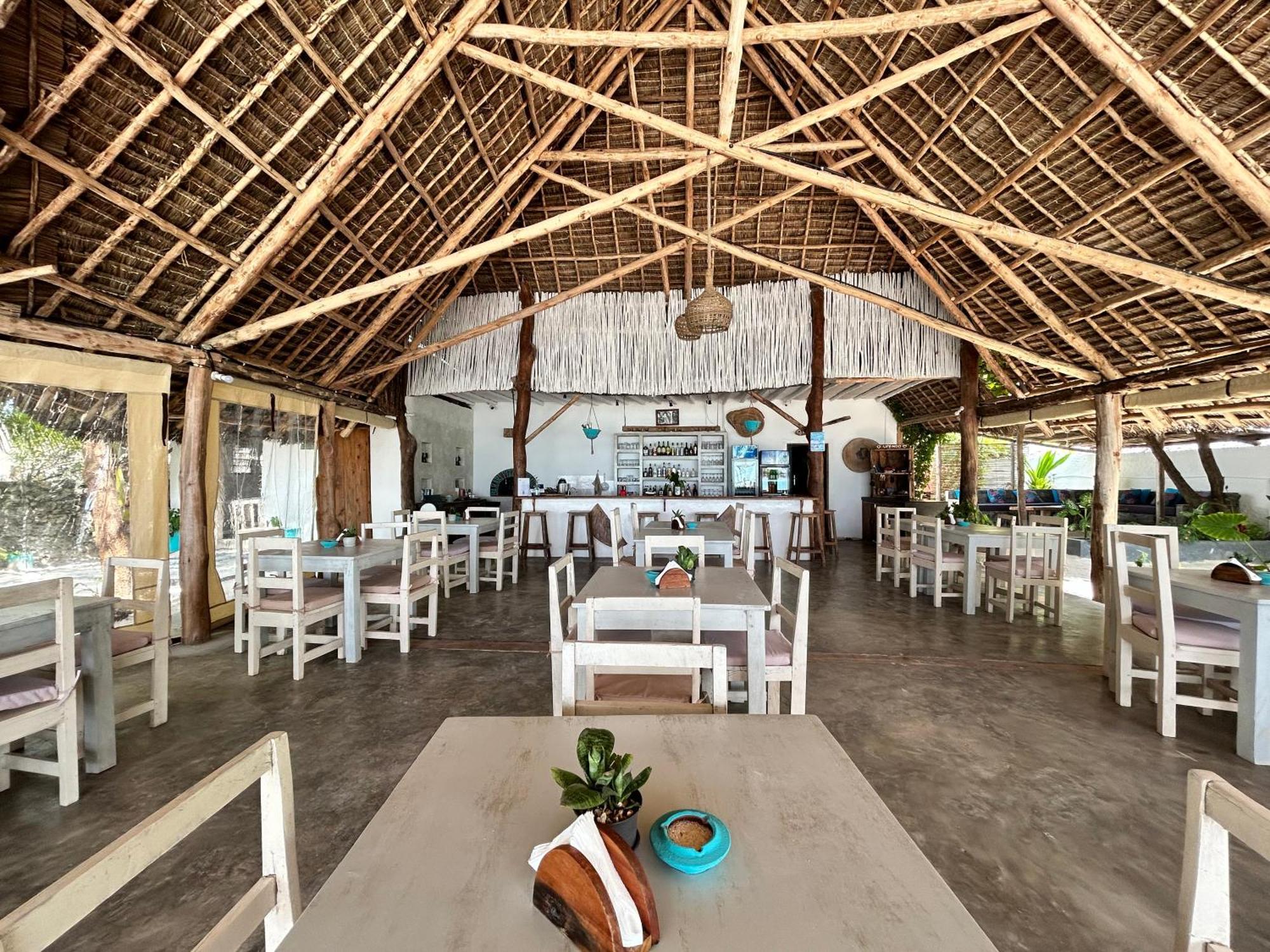 Bahari Beach Bungalows Джамбіані Екстер'єр фото